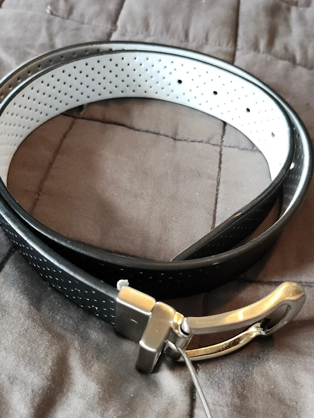 Nike Mens Leather Reversible Black/White Perforated Golf Belt Size 32-33W *READ*